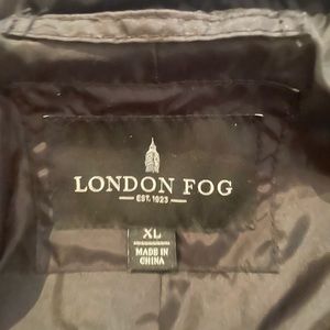 Women’s London Fog coat, great condition.  Now flaws!